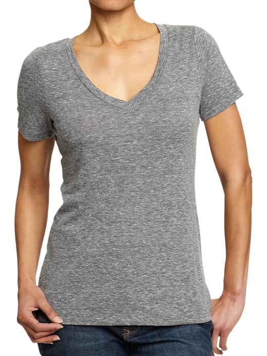 A Love Letter: Old Navy Vintage Tee Review 1 The Old Navy Vintage Tee in heather gray, as seen on a model on the Old Navy website and used for this Old Navy Vintage Tee review