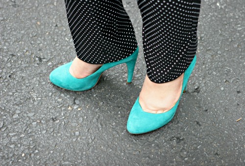 turquoise suede pumps