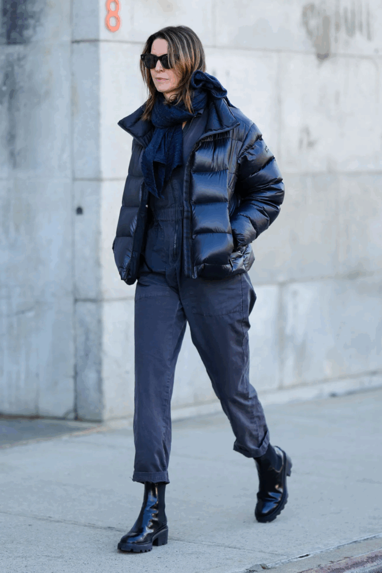 how to style chelsea boots with cropped pants