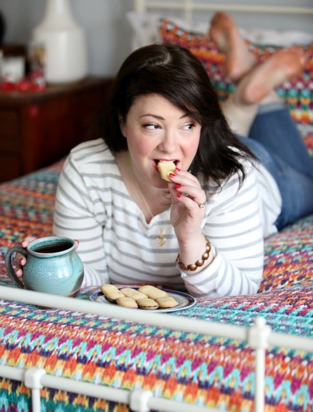 Alison Gary of Wardrobe Oxygen eating Pepperidge Farm milano cookies