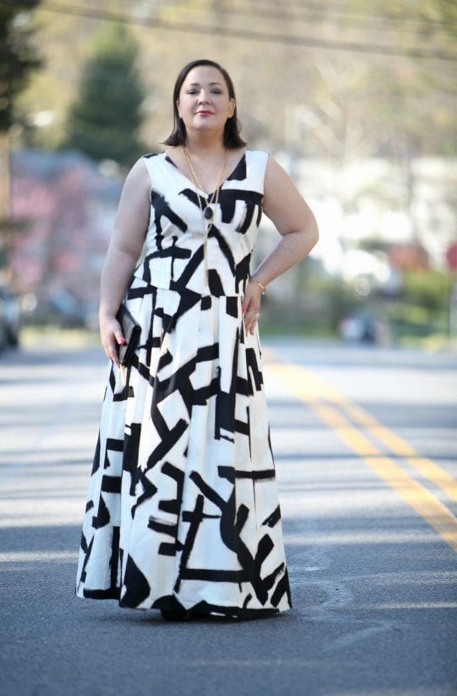 Wardrobe Oxygen, over 40 fashion blogger wearing a Nic + Zoe brushstrokes skirt and top