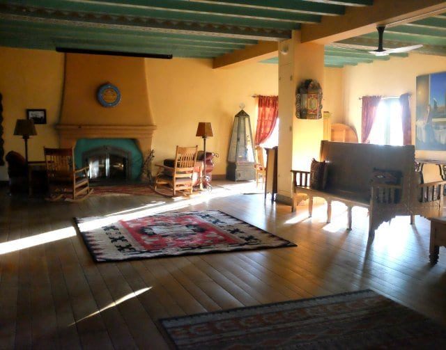 La Posada Hotel lobby