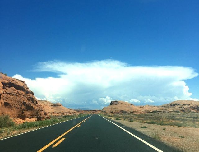 Road in Arizona - Wardrobe Oxygen