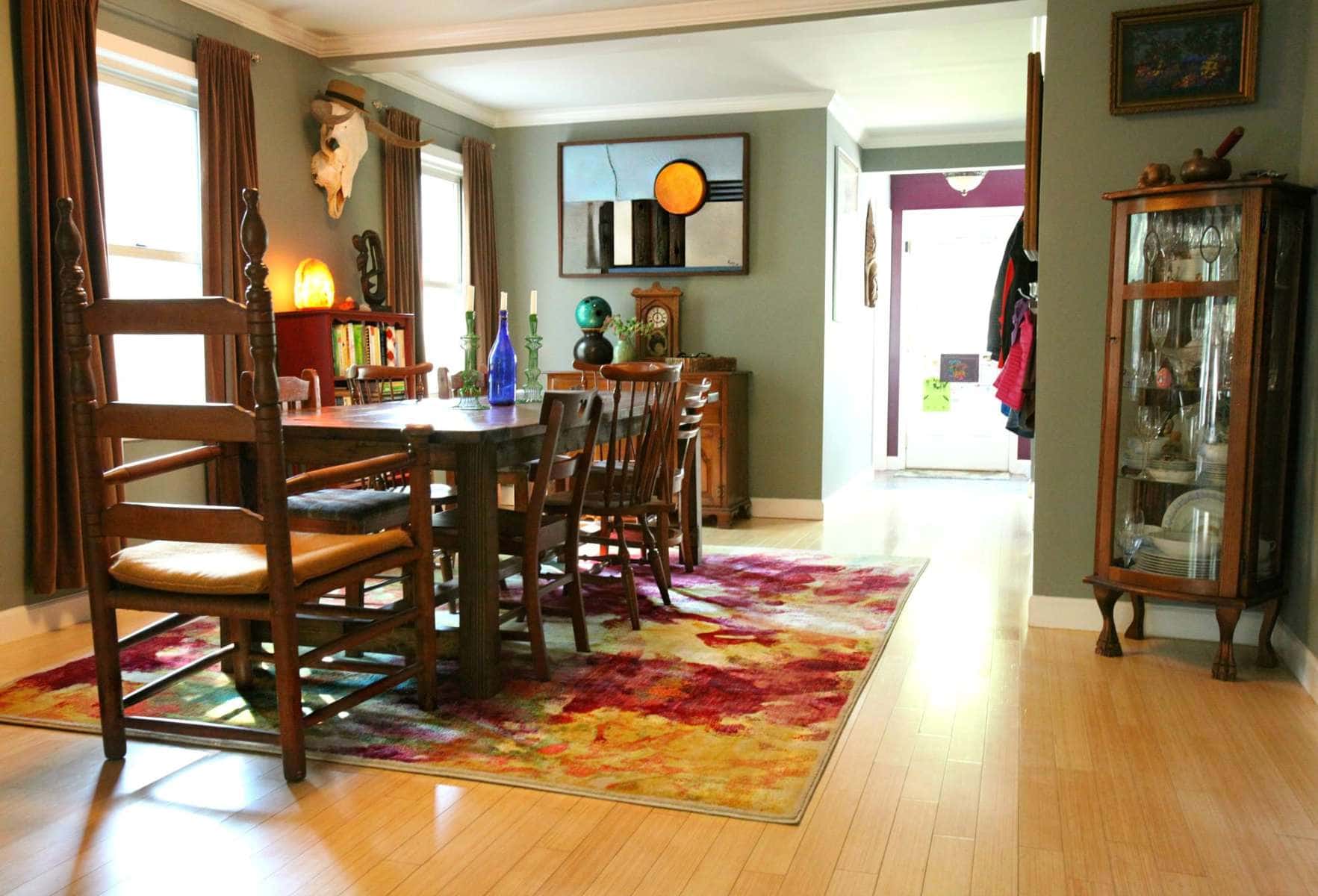 Wardrobe Oxygen dining room featuring Rug Expedition