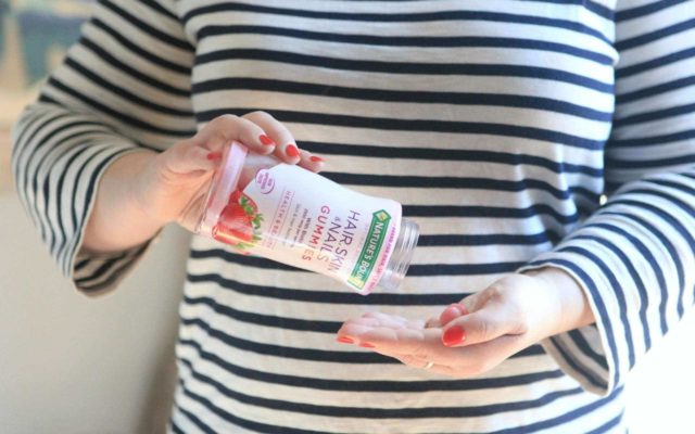 Wardrobe Oxygen: Review of Nature's Bounty for Hair and Nails (sponsored)