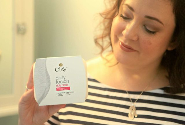 Olay Daily Facials review by Wardrobe Oxygen - can it remove all makeup?