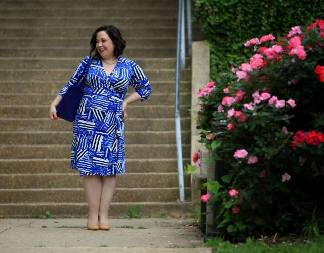 Over 40 fashion blogger Wardrobe Oxygen in a Lands' End wrap dress, Dagne Dover classic tote, and Ross Simons Byzantine Link necklace