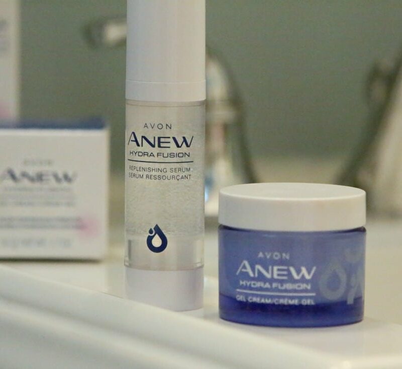 Avon Anew Hydra Boost Review featuring the Serum and Gel Cream infused with hyaluronic acid and raspberry antioxidant