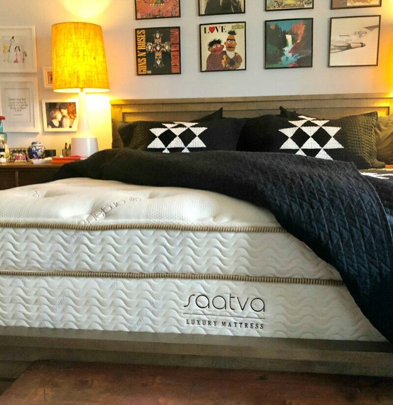 honest saatva mattress review by wardrobe oxygen