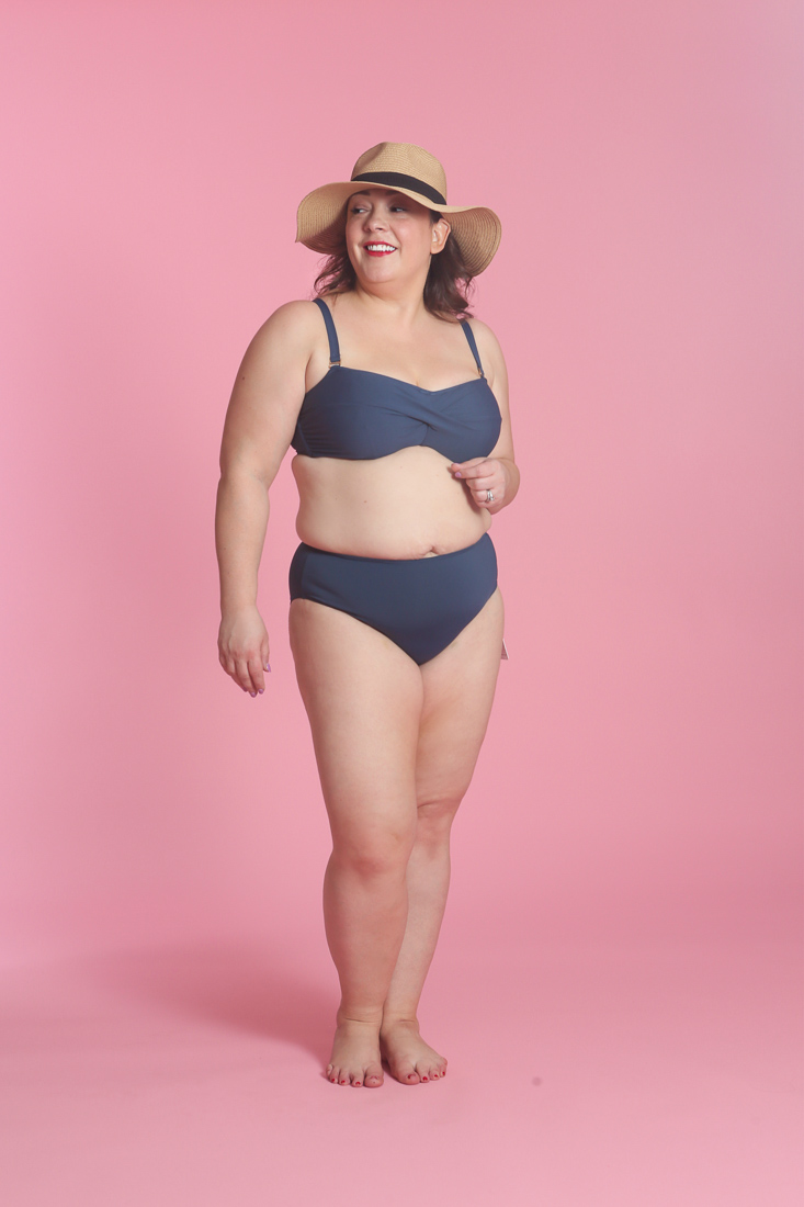 Wardrobe Oxygen, a size 14 over 40 blogger reviews the Sunsets Iconic Twist Bandeau Bikini Top and High Waist bottom for a swimwear review