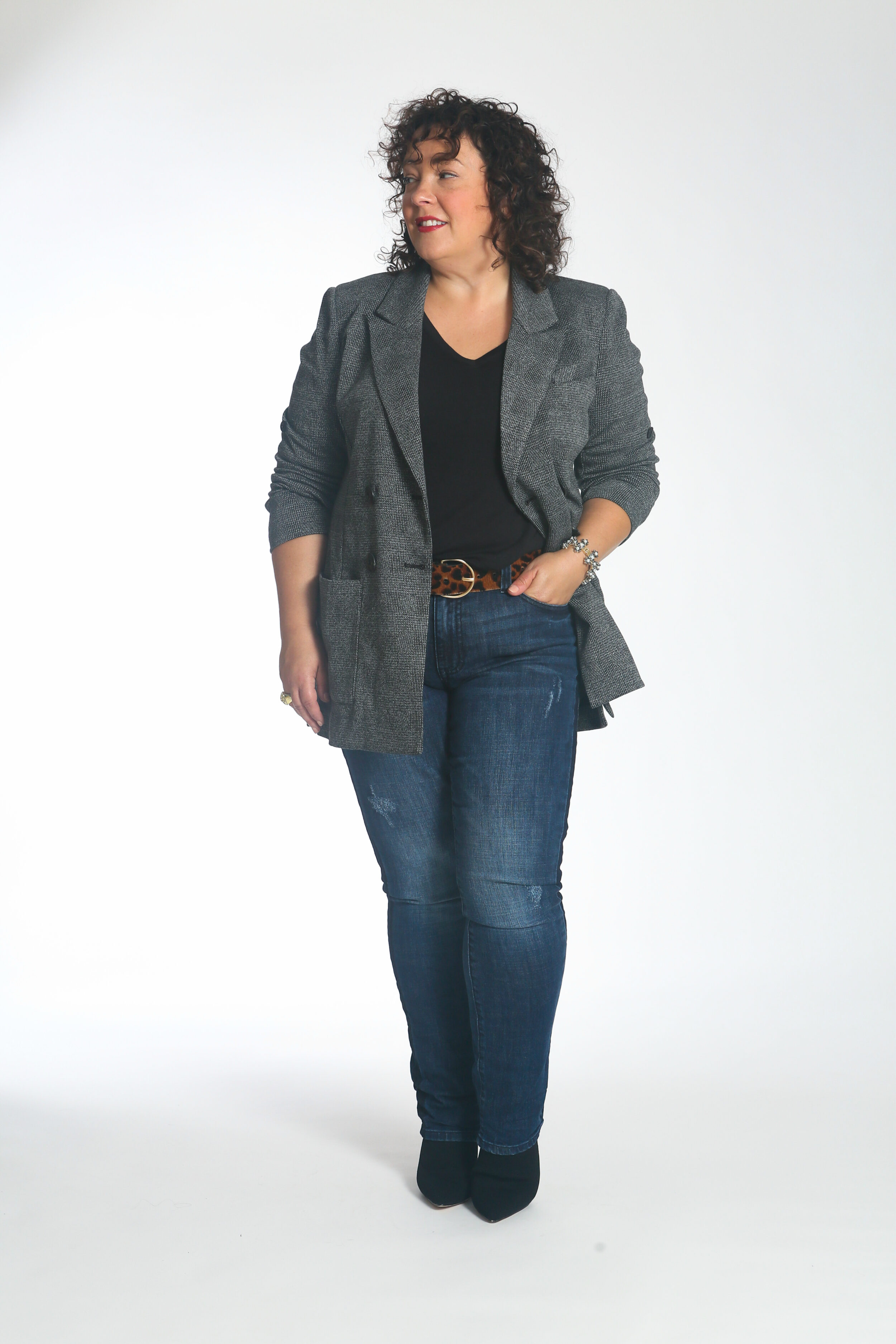 Wardrobe Oxygen in the cabi Bond Blazer unbuttoned over the Reveal tee and Tuxedo High Straight jeans