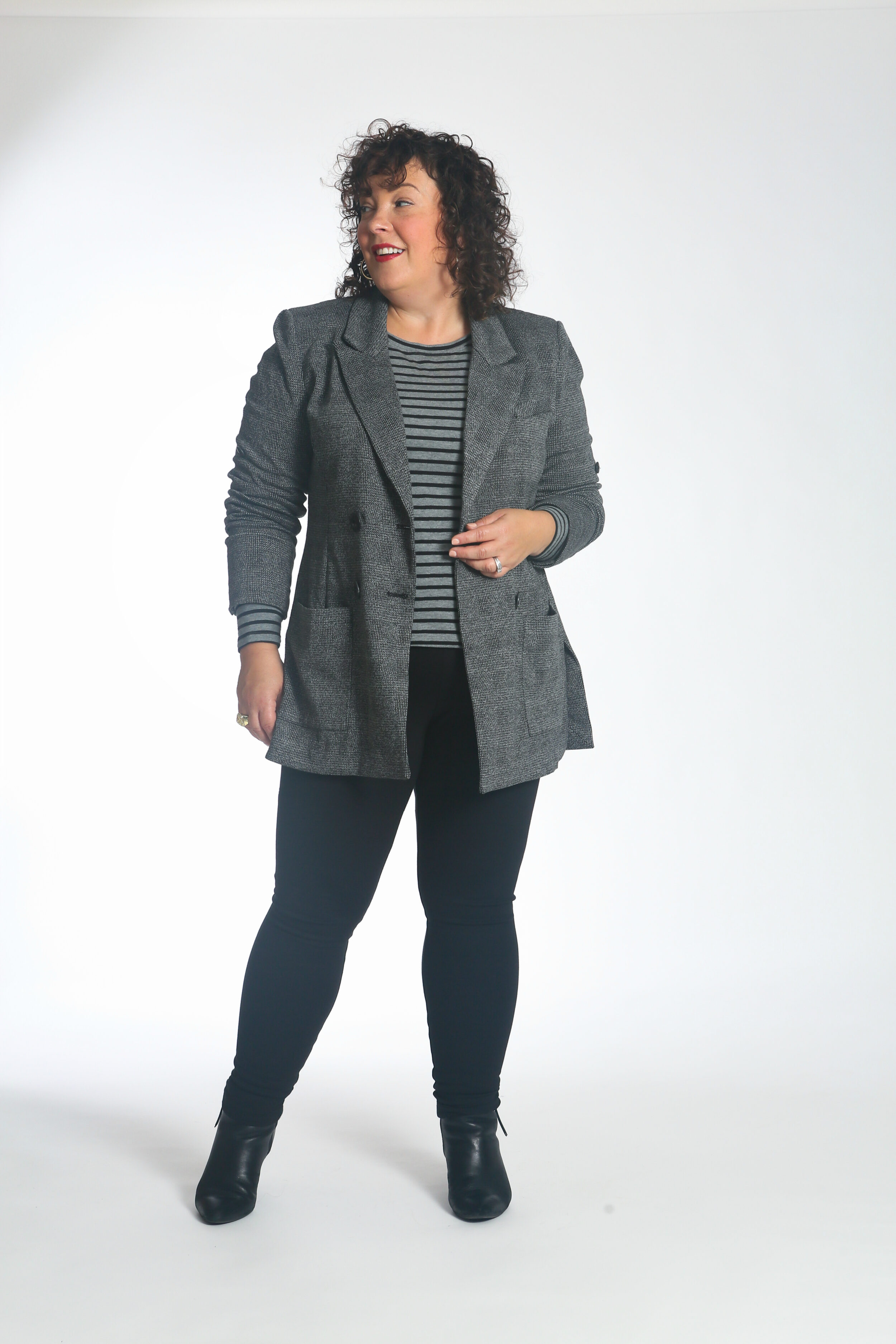 Wardrobe Oxygen in the cabi Pivot Fitted tee over the Bond Blazer and High Legging.