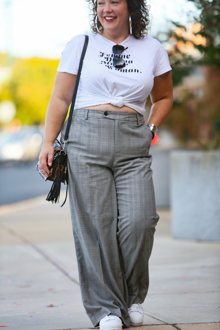 tie a t shirt cropped wide pants