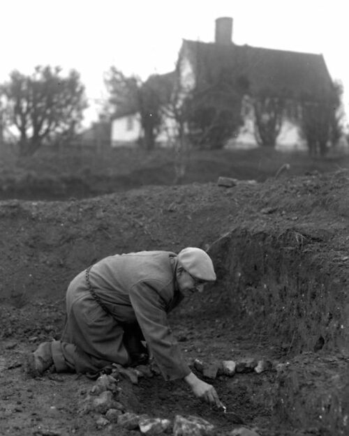 We Need to Talk about The Dig on Netflix and How it Portrays Women