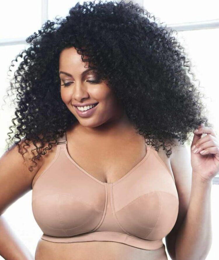 The 6 Best Wireless Bras for Large Busts - Wardrobe Oxygen