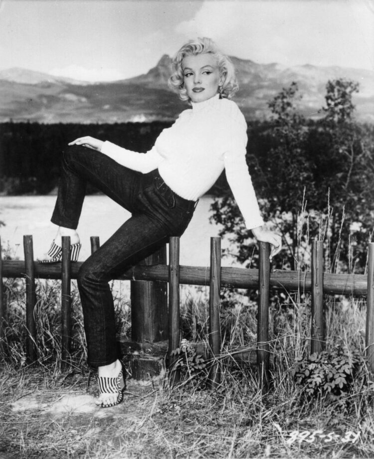 marilyn monroe wearing jeans in 1953