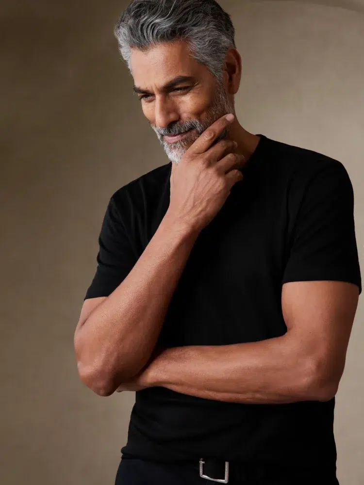 Banana Republic model wearing the Luxury Touch t-shirt in black