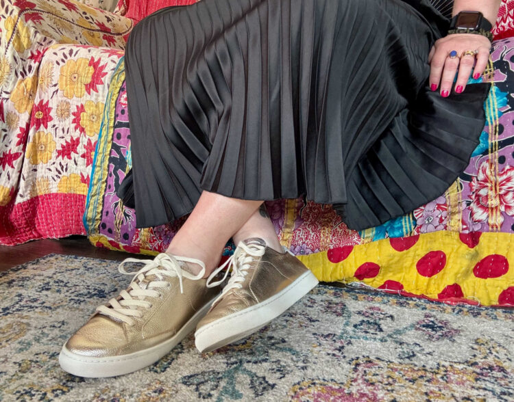 soludos ibiza platinum sneakers
