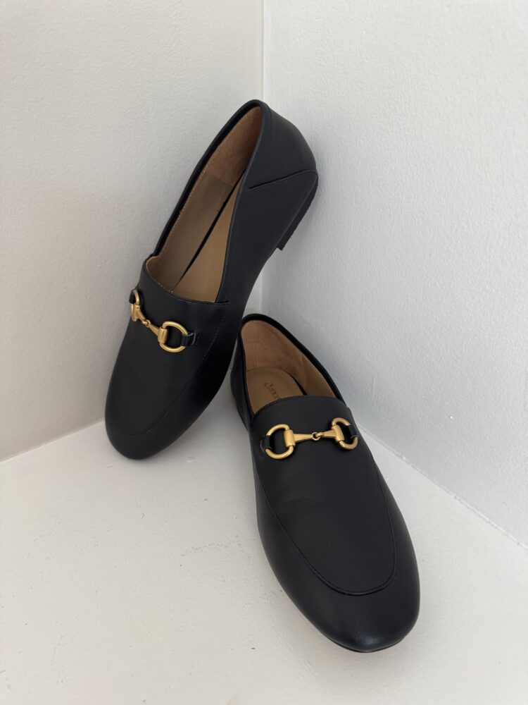 Quince Shoes Review: Italian Leather Boots, Loafers, and Flats Tested by a Real Woman in Her 50s 8 Quince Italian Leather Horsebit Loafer in black review by Wardrobe Oxygen
