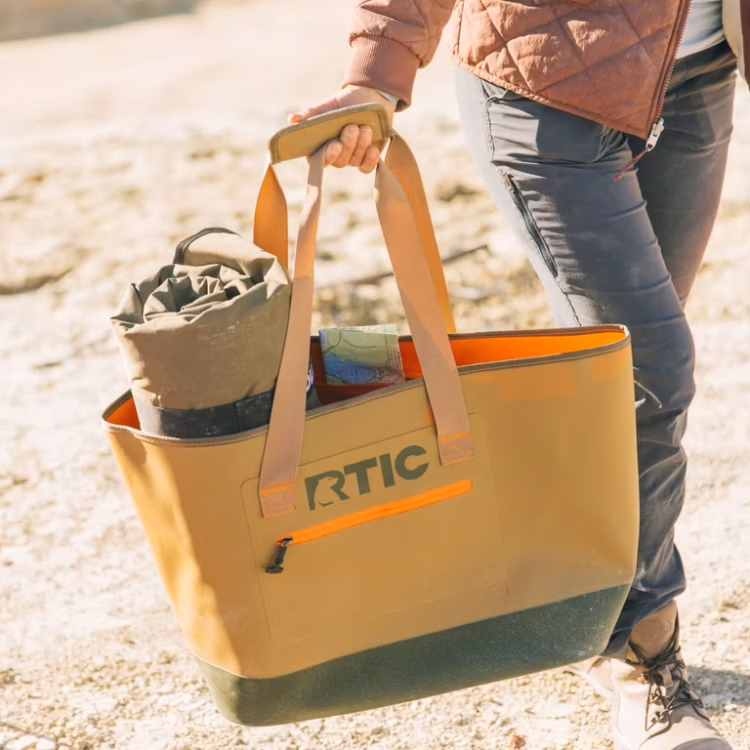 The Best Beach Tote Bags: Large, Lightweight, and Actually Fits Over Your Shoulder 9 RTIC Ultra-Tough Tote is a great waterproof beach bag