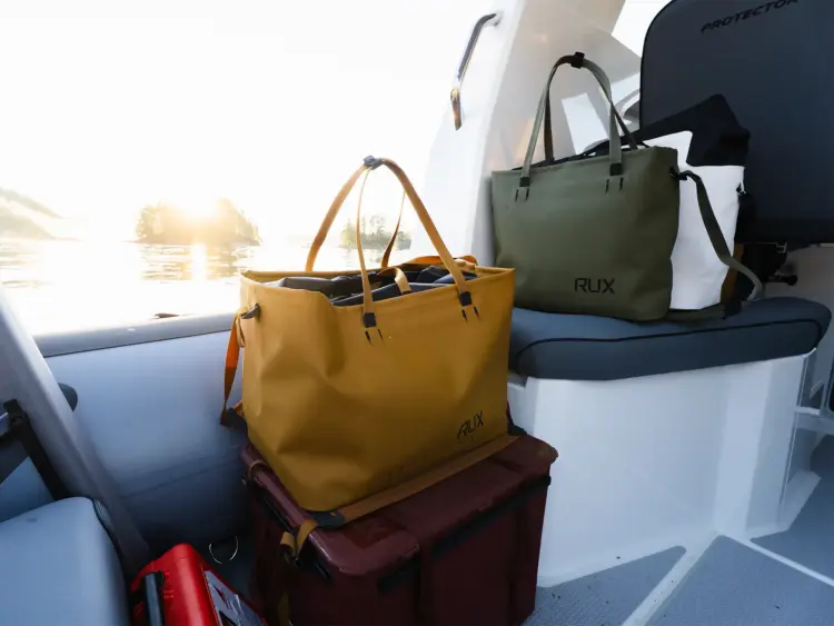The Best Beach Tote Bags: Large, Lightweight, and Actually Fits Over Your Shoulder 4 RUX Waterproof tote is the best high activty beach bag